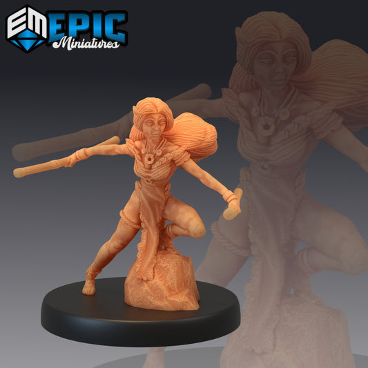 Wildling Princess - #41 Barbarian Winter - Epic Miniatures | Medium | Humanoids, Feminine, Dagger, Staff