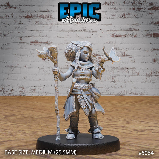 Halfling Druid Female - Epic Miniatures | #115 -Halfling Meadows