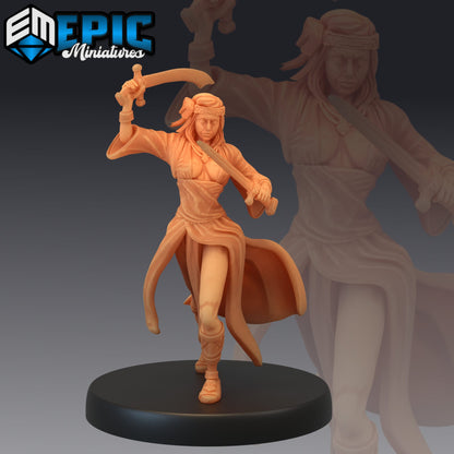 Vampire Huntress Series - #28 Blood Moon - Epic Miniatures | Medium | Undead, Feminine